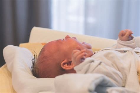 Dejar Llorar Al Bebé ¿es Bueno O Malo Bebés Y Embarazos