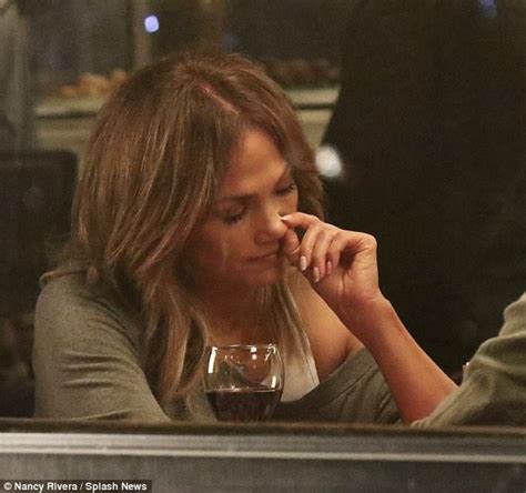 Jennifer Lopez Forgets Her Table Manners On Second Act Set Daily Mail
