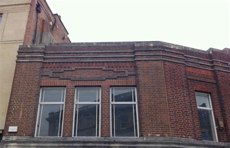 Art Deco Styling On Bridgwater High Street Bridgwater Brickwork