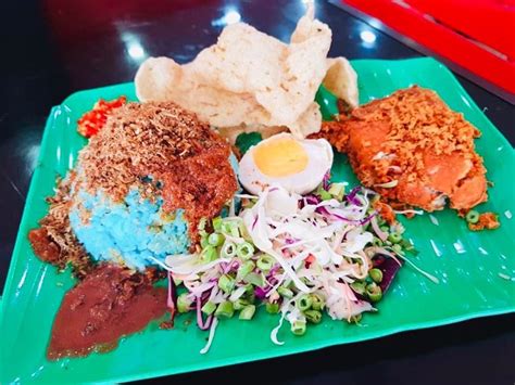 Sambungan misi pada minggu lepas yang kecewa disebabkan kedai nasi kerabu honey tutup. Kuconteng Diari: Review Makan di Restoran Kambing Bakar ...
