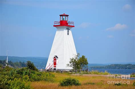 Baddeck Cape Breton Lighthouse Photograph By Elaine Manley Fine Art