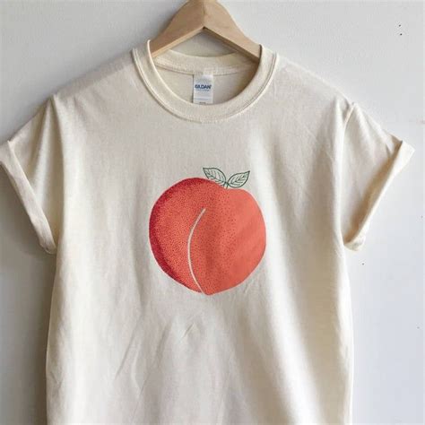 Peach T Shirt Graphic Tee Food Shirt Screen Print Shirt Etsy In 2020