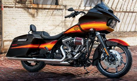 The road glide is powered by a air cooled electronic sequential portable fuel injection (espfi)1745 cc 2 cylinder engine that gives 149 nm torque at 3250 rpm. HARLEY DAVIDSON Road Glide - 2014, 2015 - autoevolution