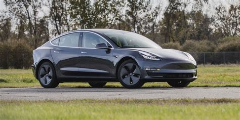 Tesla model 3 features and specs. 2020 Tesla Model 3 Review, Pricing, and Specs