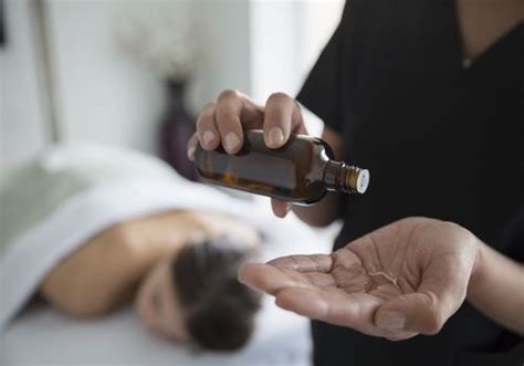Aromatherapy Massage Benefits And Precautions