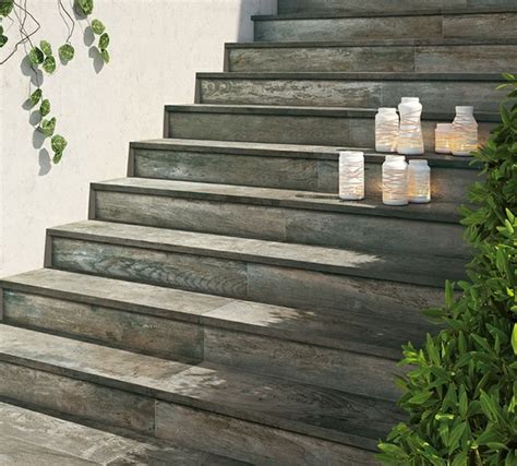 En moyenne, pour l'achat d'un modèle de carrelage pour escalier d'extérieur, il vous faudra compter 10 à 30 euros par mètre carré. Carrelage extérieur imitation bois : un art italien ...