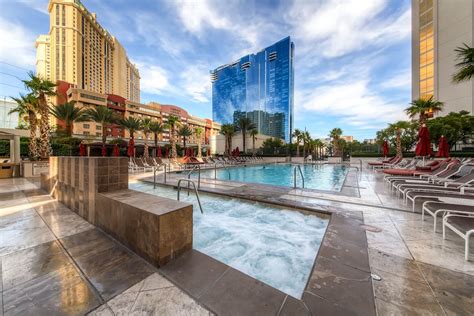 Mgm Signature Penthouse Right On Las Vegas Strip W View Balcony Pool Hot Tub Las Vegas Nv