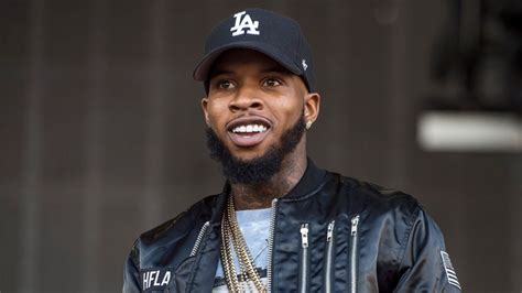 Tory Lanez Throws Punches During Memories Dont Die In