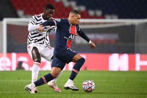 The parisians will also be glad to have kylian mbappe back in the squad and training following a mild injury scare. Axel Tuanzebe lauded by Ole Gunnar Solskjaer as ...