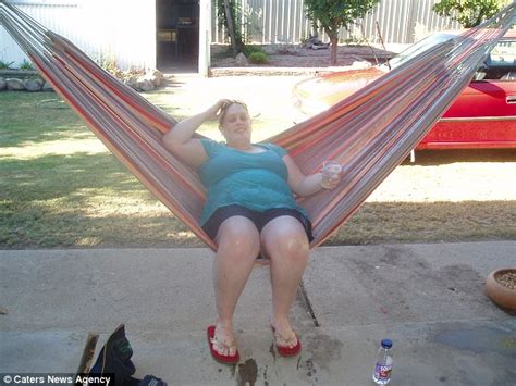 Woman Sheds An Incredible Kg After Realising Clothes No Longer Fit Daily Mail Online