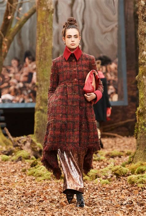 Are a fundamental part of one's wardrobe. CHANEL FALL WINTER 2018 WOMEN'S COLLECTION | The Skinny Beep