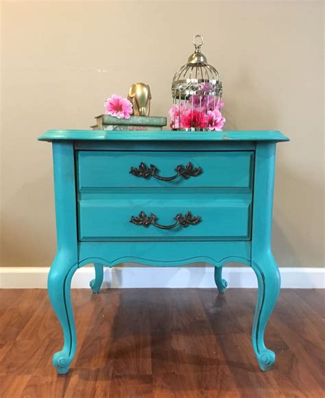Adorable Side Table Done In Annie Sloan Florence And Lightly Distressed