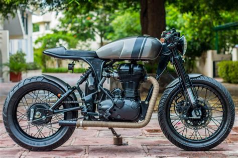 In this video we gonna show you the honda cb 400 2000 model. Royal Enfield Café Racer by Rajputana | BikeBrewers.com