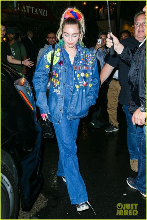 Miley Cyrus Does Double Denim After Snl Rehearsal Photo 3474058