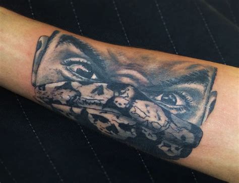 Also, do tattoos in the form of animals , only applied sharzhevy option. Miha Ornik - Certified Artist