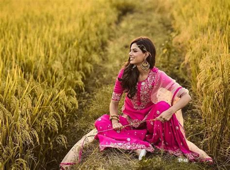 punjabi kudi harnaaz sandhu rocks the desi girl look in pink patiala salwar suit beautypageants