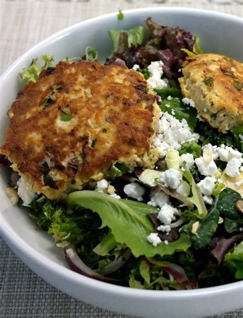 Paleo salmon cakes make an easy meal or appetizer! Super Simple Salmon Cakes | Salmon cakes, Quick lunch ...