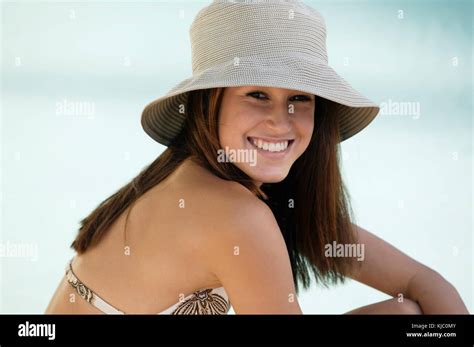 Teenage Model In Bikini Fotos Und Bildmaterial In Hoher Aufl Sung Alamy