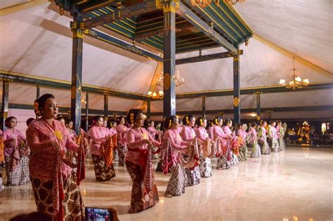 The imperial legend lives on at royal ambarrukmo yogyakarta. Syahdunya Tari Klasik Jawa di Pendopo Agung Royal ...