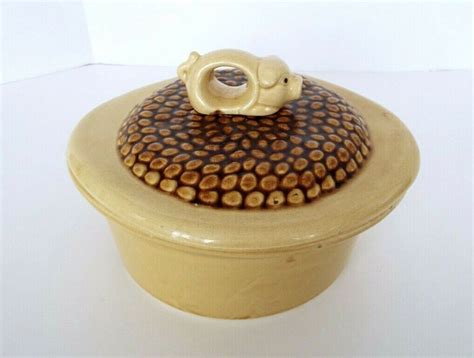 Vintage Stoneware Casserole Bean Pot Pig Lid Handle Large Harvest Gold