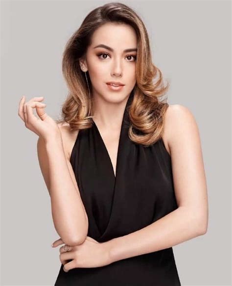 She is the daughter of bennet wang, an investment banker and stephanie crane, an internist. 50 Hot Chloe Bennet Photos Will Make You Feel Better - 12thBlog