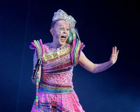 Jojo siwa is a young american internet celebrity and dancer, who was born in 2003 in nebraska. JoJo Siwa Got Real About Why She Left 'Dance Moms'