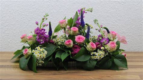 Blumendeko selber machen Floristik Anleitung Blumengesteck ... Je mehr bildpunkte (pixel) ein bild enthält, desto detailreicher ist es und desto höher ist die auflösung.