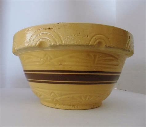 Vintage Roseville 305 Yellow Ware Stoneware Pottery Large Mixing Bowl