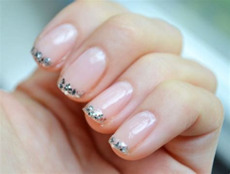 The french manicure gradient works well on shorter nails as there isn't a sharp white edge that shows where the nail bed ends and the nail tip begins. The Yummy Mummy Diary: DIY Manicure...