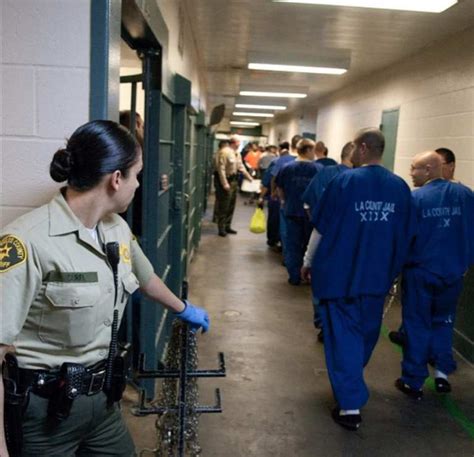 Lasd Sheriff Uncovers Inmate Plot To Spread Covid 19 In