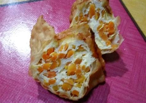 Disajikan bersama bakso sapi, bakso goreng dan bahan: Resep Goreng Sehat Kulit Pangsit oleh Phoenix Green - Cookpad
