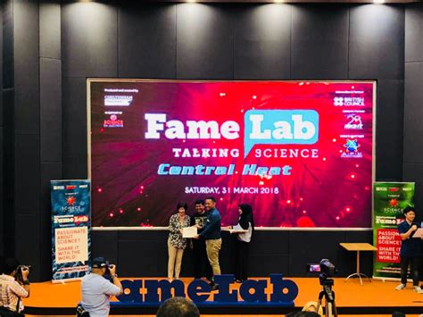 An indian dance by smk saint elizabeth girls during their cultural night 2019. Famelab - Pejabat Pendidikan Daerah Kota Kinabalu