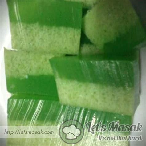 Coconut layer not sticking to pandan layer when you cut. Agar Agar Lumut Pandan Recipe | LetsMasak