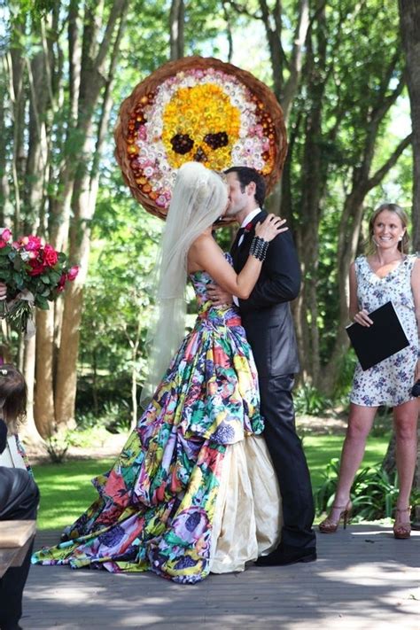 Check spelling or type a new query. 14 Vestidos de novia mexicanísimos que deberías considerar ...