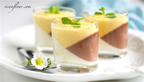 Pour the panna cotta mixture over the chocolate and stir gently until the chocolate has melted. Tricolor Panna Cotta Mousse Recipe (chocolate, vanilla ...