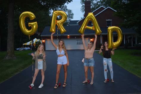 2020 High School Graduation Party Ideas Graduation Party Outfits Outdoor Graduation Parties