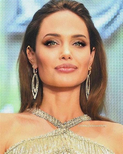 Pin By Alyssa On Laid Ease Angelina Jolie Photos Angelina Jolie