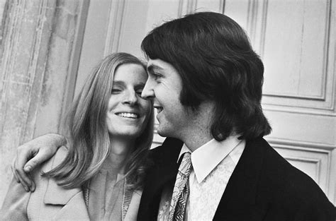 The paul mccartney who wrote 'and i love her' still loves you, and is still alive, and has a lot. Paul McCartney Remembers Late First Wife Linda With ...