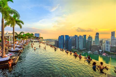 .together a list of the best hotels in singapore with rooftop swimming pools to help you select the best one for you. Singapur: od britanske kolonije do metropole XXI veka ...