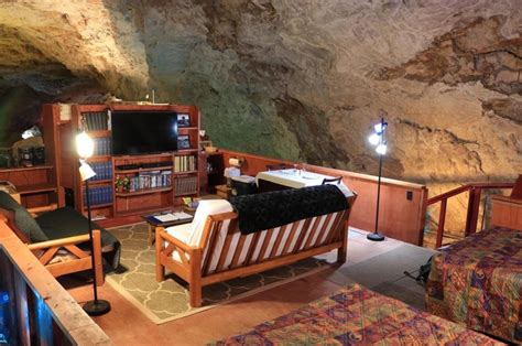 Stay In An Underground Motel Room In The Usa