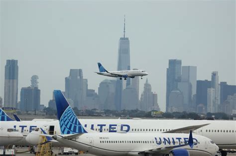 United Airlines Considers Alternatives To The Largest Boeing 737 Max