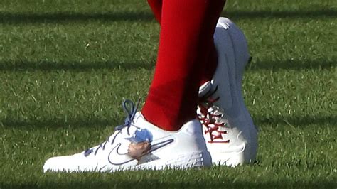 Reds Trevor Bauer Shows Support For Suspended Joe Kelly On Cleats