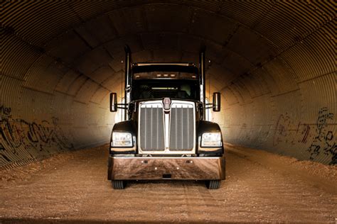 Kenworth Debuts The W990 Addition To The Iconic W900 Line