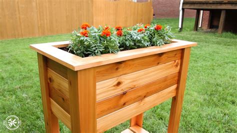 More variations and ideas on wood planter pots. DIY Raised Planter Box | Plans & Video | FixThisBuildThat