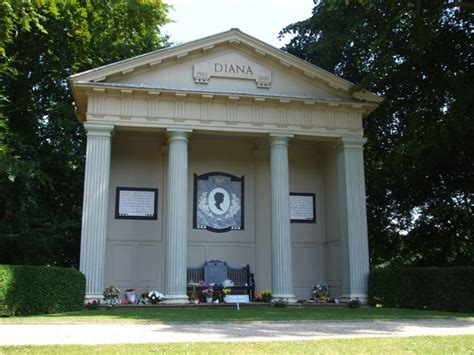 Prinzessin diana war auf einer reise durch bosnien. Datei:Diana Memorial, Althorp - geograph.org.uk - 908606 ...