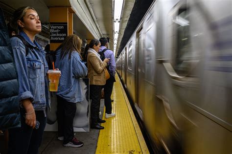 New York Citys Subways Are Less Crowded But More Dangerous Bloomberg