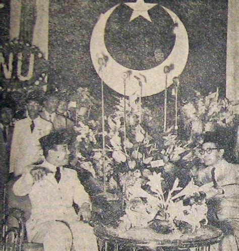 Islam sebagai suatu kekuatan yang diperhitungkan di masa pra kolonialisme dan dalam batas tertentu perjuangan kemerdekaan dalam abad dua puluh, kekuatan dan sumbangan islam bagi perubahan sosial politik selama ini sering diabaikan. Sejarah Hari Ini: Partai Masyumi dan Islam Politik di ...