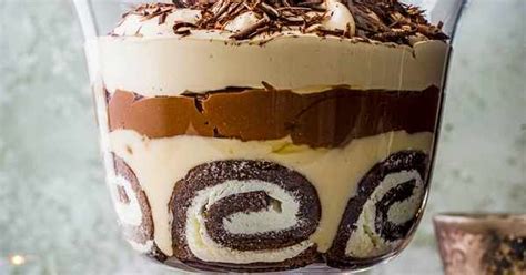 Baileys Tiramisu Trifle Recipe Trifle Desserts Chocolate Roll