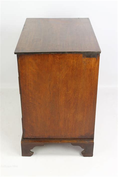 Small Mahogany Chest Of Drawers Antiques Atlas