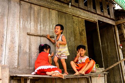vietnamesische kinder redaktionelles bild bild von farbe 102442500